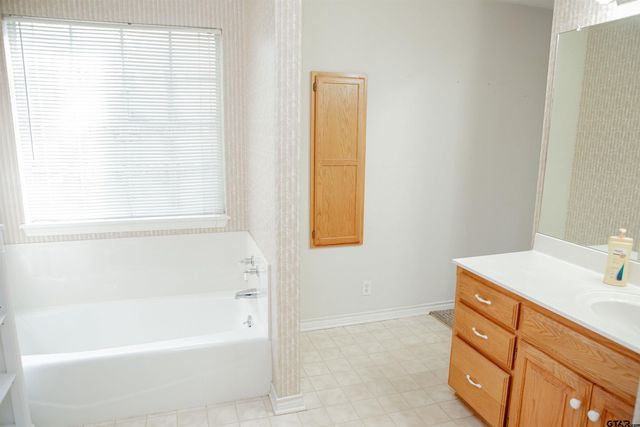 20035 County Road 4114, Lindale, TX 75771