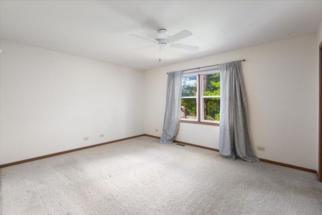 235 Indianwood Lane, West Chicago, IL 60185