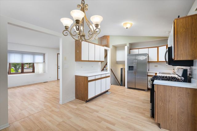 235 Indianwood Lane, West Chicago, IL 60185