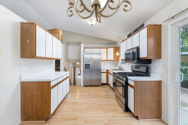 235 Indianwood Lane, West Chicago, IL 60185