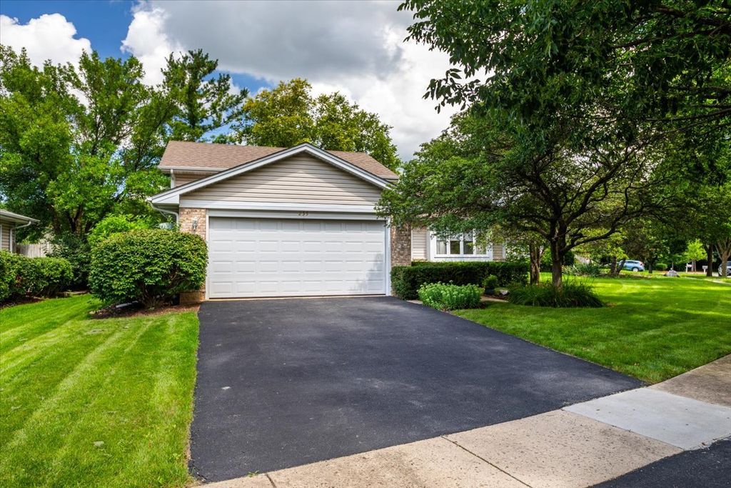 235 Indianwood Lane, West Chicago, IL 60185
