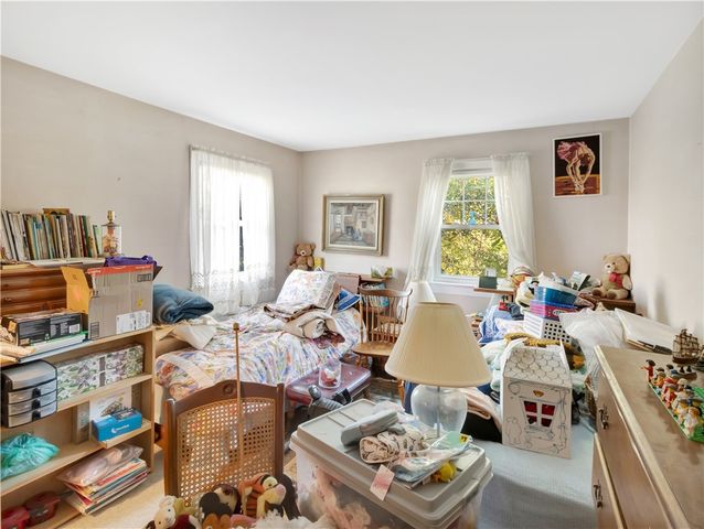 89 North Court, Tiverton, RI 02878