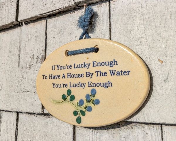 89 North Court, Tiverton, RI 02878