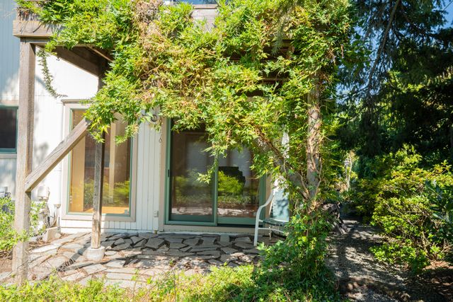 1277 Gardendale Avenue, Medford, OR 97504