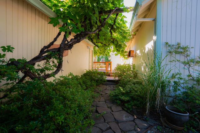 1277 Gardendale Avenue, Medford, OR 97504