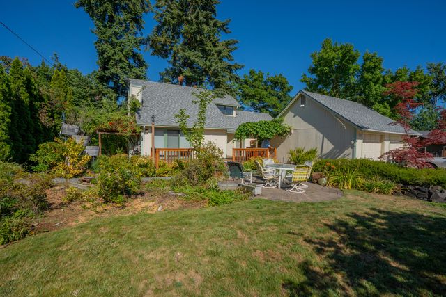 1277 Gardendale Avenue, Medford, OR 97504