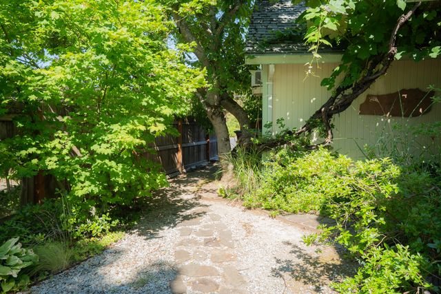 1277 Gardendale Avenue, Medford, OR 97504