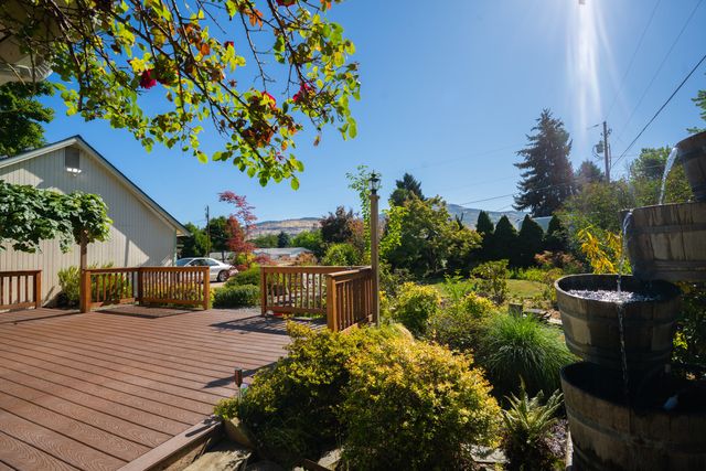 1277 Gardendale Avenue, Medford, OR 97504