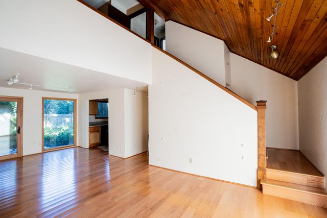 1277 Gardendale Avenue, Medford, OR 97504