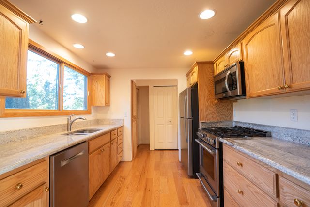 1277 Gardendale Avenue, Medford, OR 97504