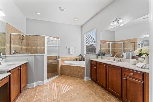 10517 PALM COVE AVENUE, Tampa, FL 33647