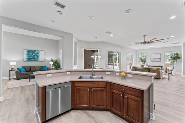10517 PALM COVE AVENUE, Tampa, FL 33647