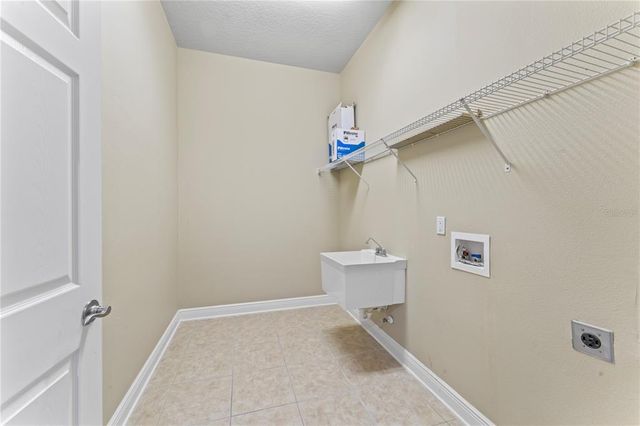 10517 PALM COVE AVENUE, Tampa, FL 33647