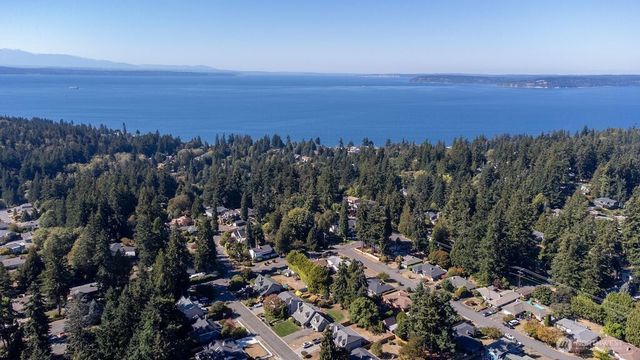 17629 72nd Avenue W, Edmonds, WA 98026