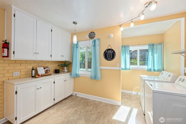 1120 N Montgomery Avenue, Bremerton, WA 98312