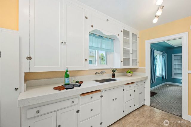 1120 N Montgomery Avenue, Bremerton, WA 98312