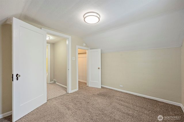 1120 N Montgomery Avenue, Bremerton, WA 98312