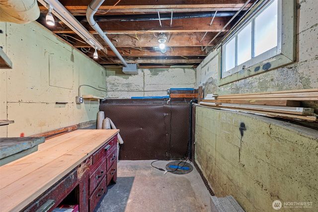 1120 N Montgomery Avenue, Bremerton, WA 98312
