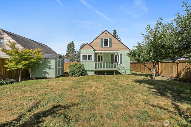 1120 N Montgomery Avenue, Bremerton, WA 98312