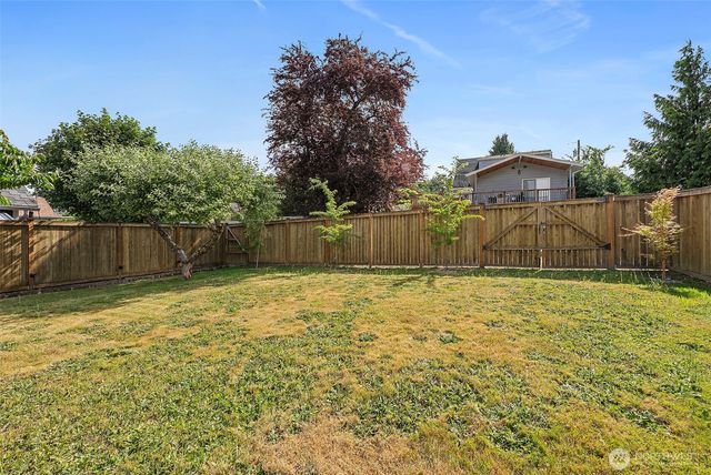 1120 N Montgomery Avenue, Bremerton, WA 98312