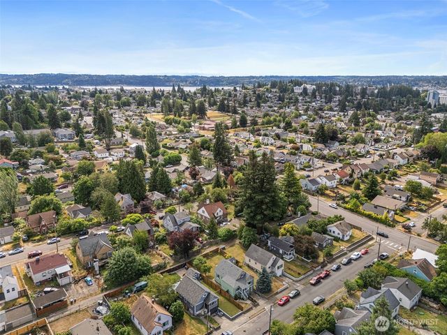 1120 N Montgomery Avenue, Bremerton, WA 98312