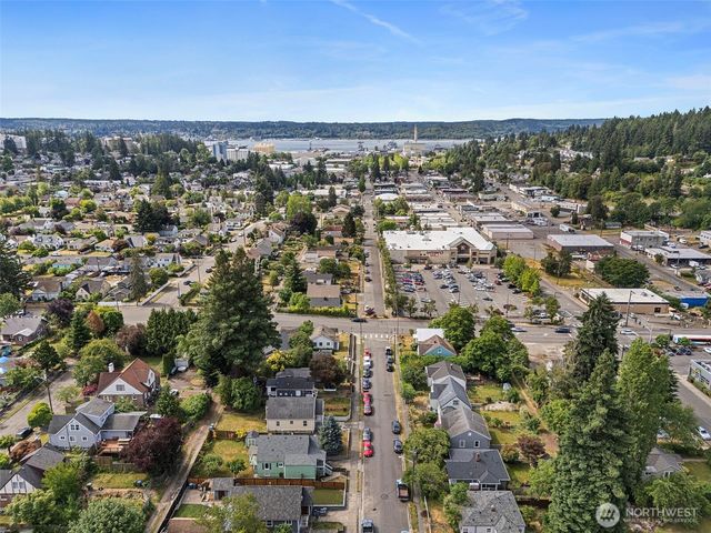 1120 N Montgomery Avenue, Bremerton, WA 98312