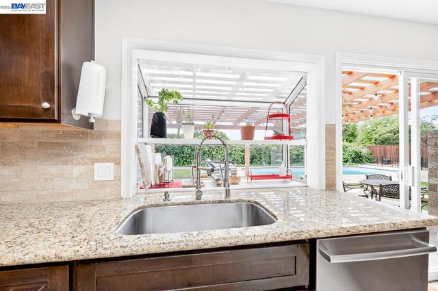 5549 Bridgeport Cir., Livermore, CA 94551