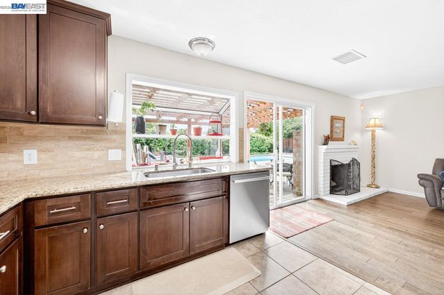 5549 Bridgeport Cir., Livermore, CA 94551