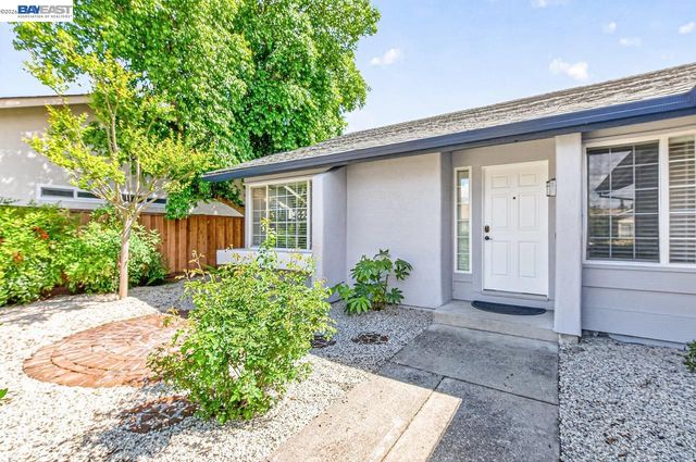 5549 Bridgeport Cir., Livermore, CA 94551