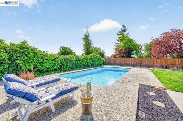 5549 Bridgeport Cir., Livermore, CA 94551