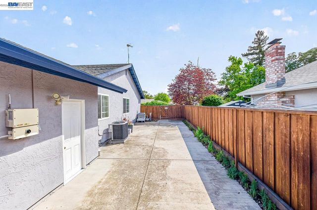 5549 Bridgeport Cir., Livermore, CA 94551