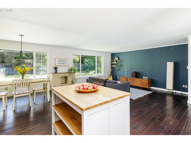 16425 Se STERLING Cir, Milwaukie, OR 97267
