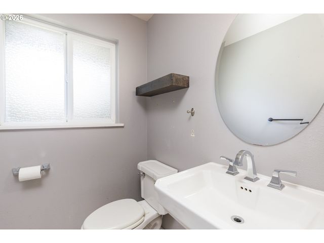 16425 Se STERLING Cir, Milwaukie, OR 97267