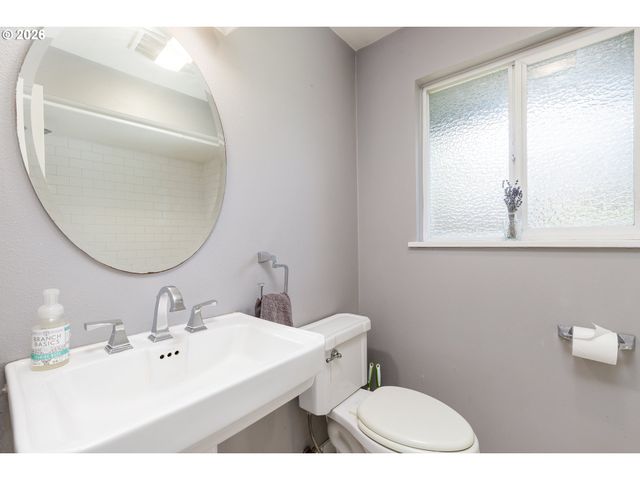 16425 Se STERLING Cir, Milwaukie, OR 97267