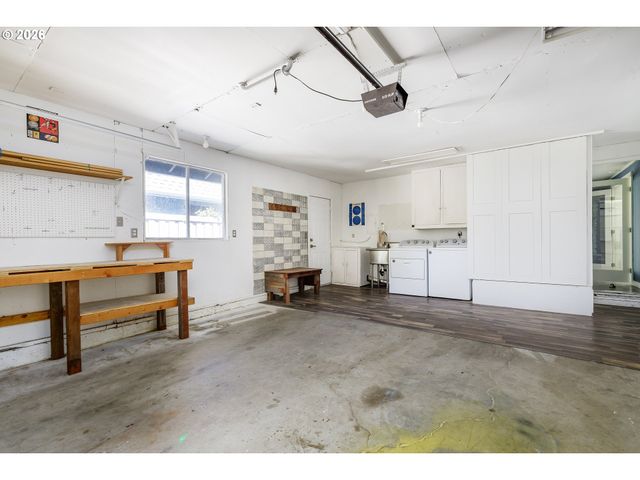 16425 Se STERLING Cir, Milwaukie, OR 97267