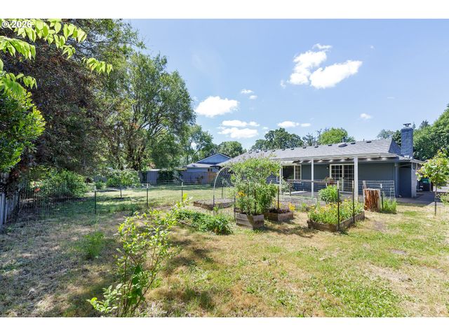 16425 Se STERLING Cir, Milwaukie, OR 97267