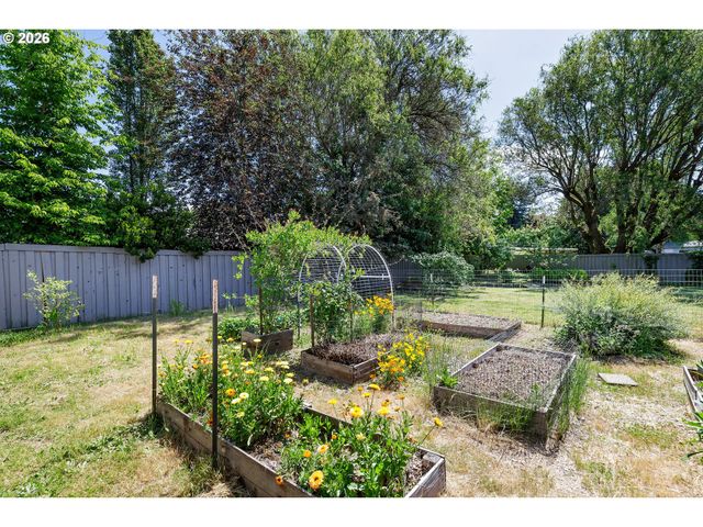 16425 Se STERLING Cir, Milwaukie, OR 97267