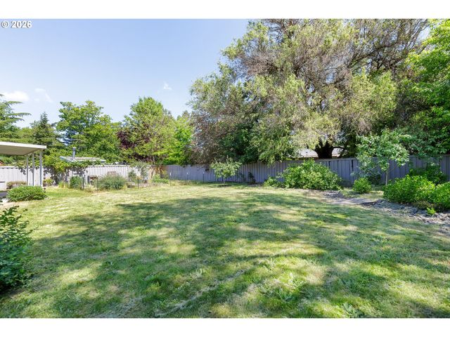 16425 Se STERLING Cir, Milwaukie, OR 97267