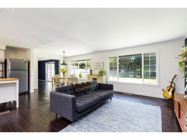 16425 Se STERLING Cir, Milwaukie, OR 97267