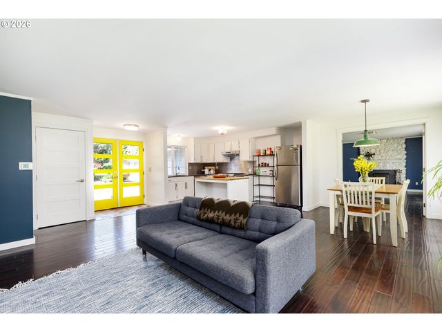 16425 Se STERLING Cir, Milwaukie, OR 97267