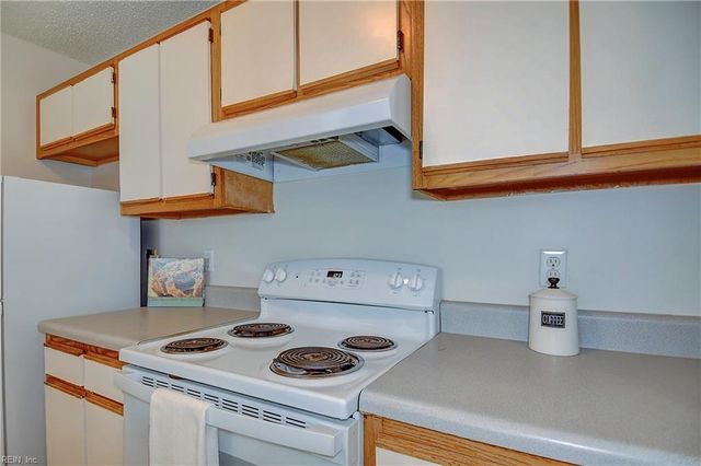 3210 Forest Green DR, Virginia Beach, VA 23453
