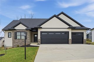 1311 E Gable Way, Tiffin, IA 52317