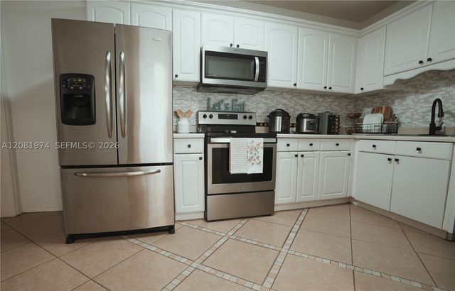 141 NE 14th St, Homestead, FL 33030
