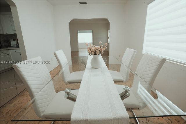 141 NE 14th St, Homestead, FL 33030