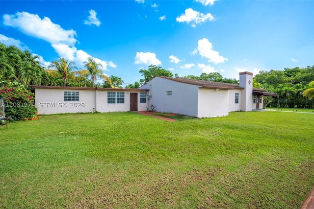 141 NE 14th St, Homestead, FL 33030