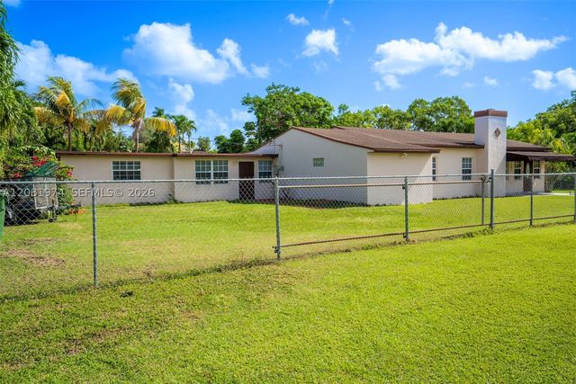 141 NE 14th St, Homestead, FL 33030
