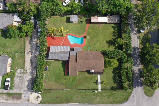 141 NE 14th St, Homestead, FL 33030