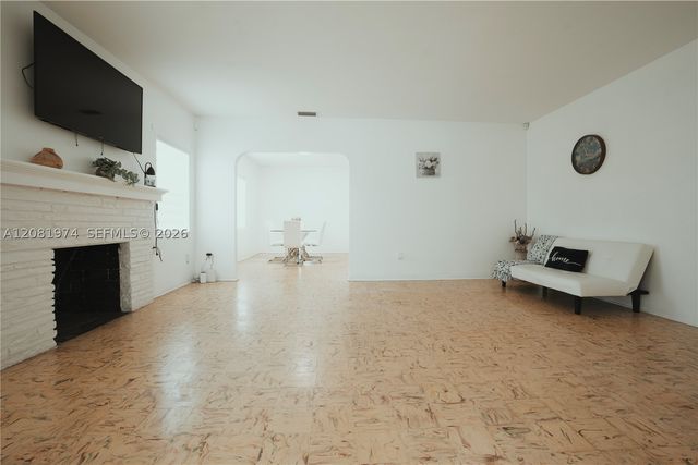 141 NE 14th St, Homestead, FL 33030