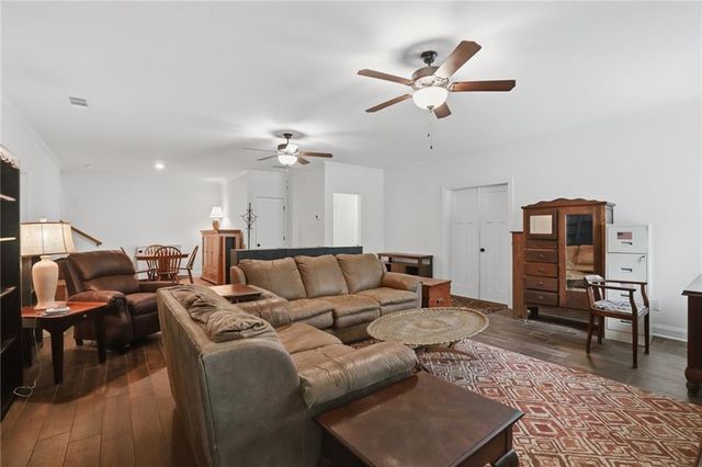 423 Spring Lake Hills, White, GA 30184