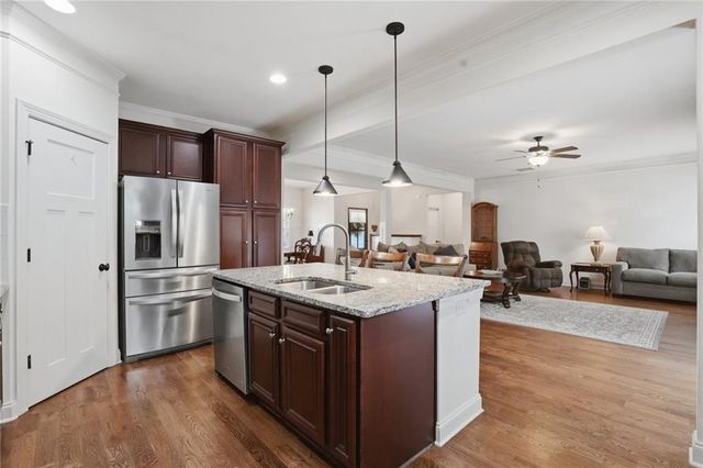423 Spring Lake Hills, White, GA 30184